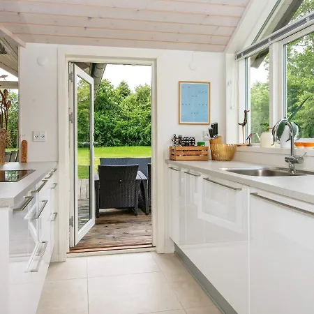 Lxxxii Holiday home *
